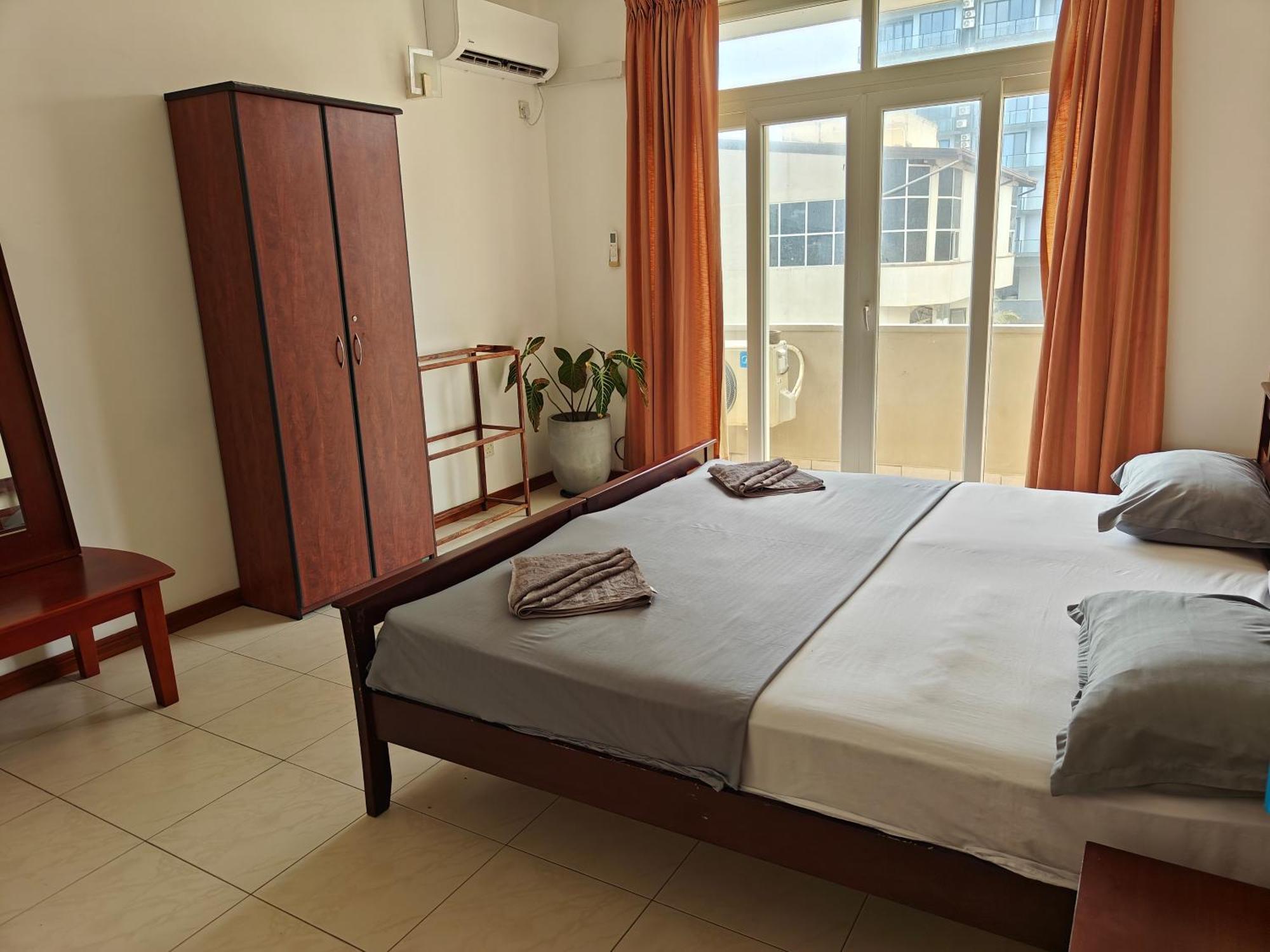 Palmyrah Residencies Hotel Коломбо Екстериор снимка