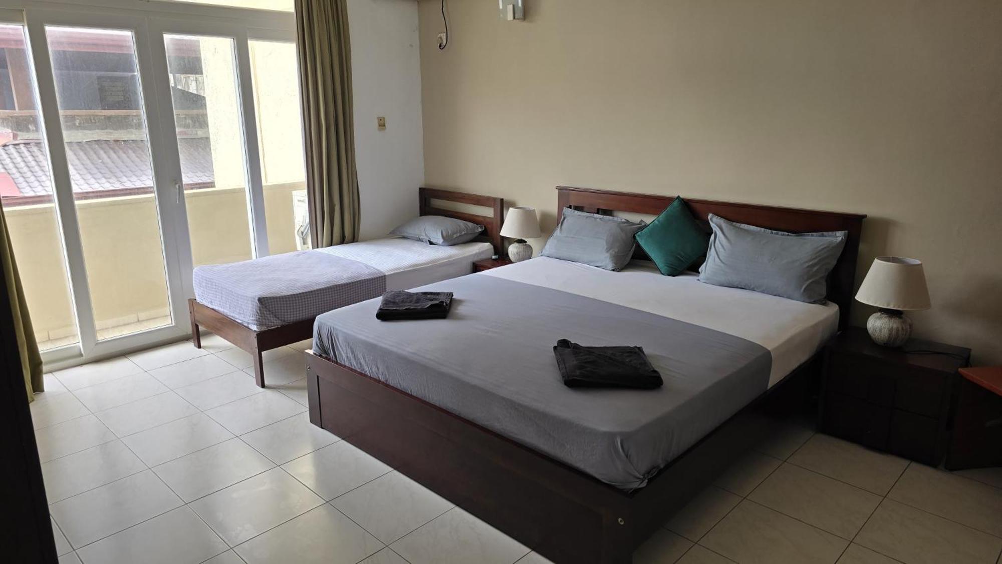 Palmyrah Residencies Hotel Коломбо Екстериор снимка