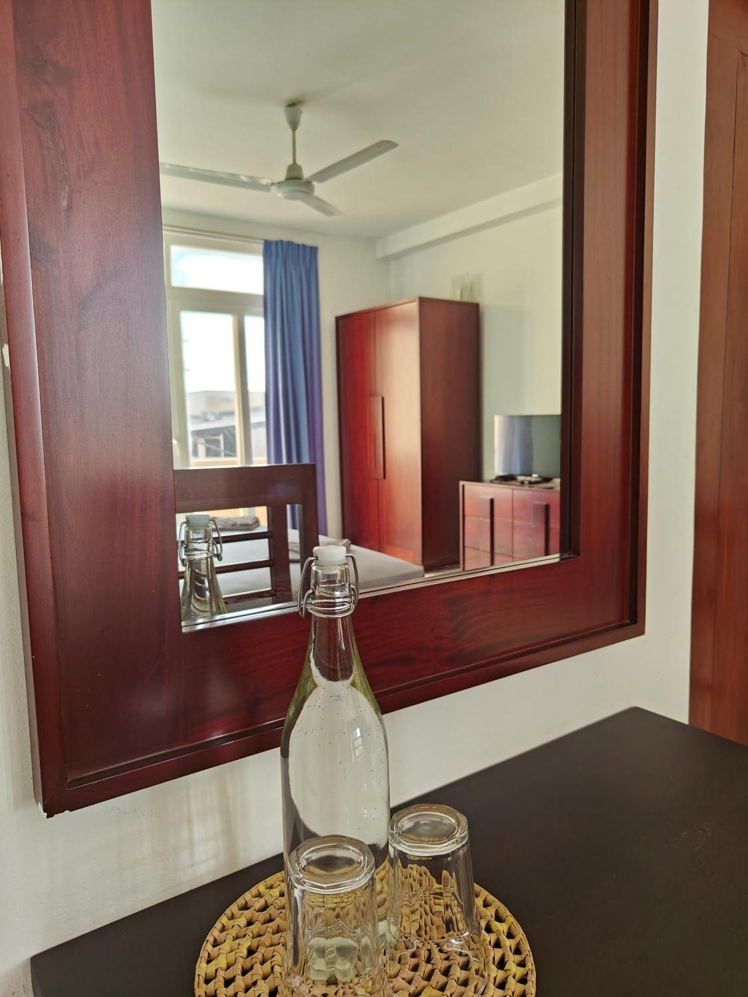 Palmyrah Residencies Hotel Коломбо Екстериор снимка