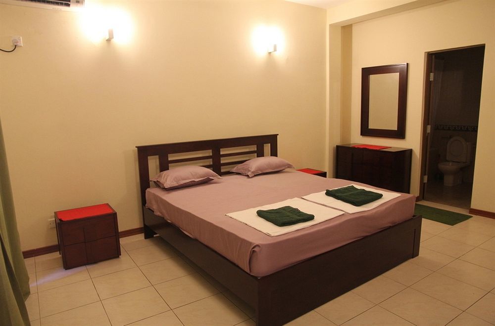 Palmyrah Residencies Hotel Коломбо Екстериор снимка