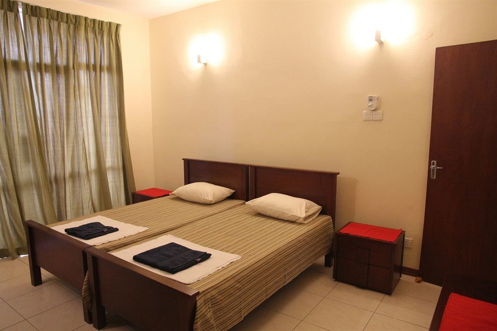 Palmyrah Residencies Hotel Коломбо Екстериор снимка