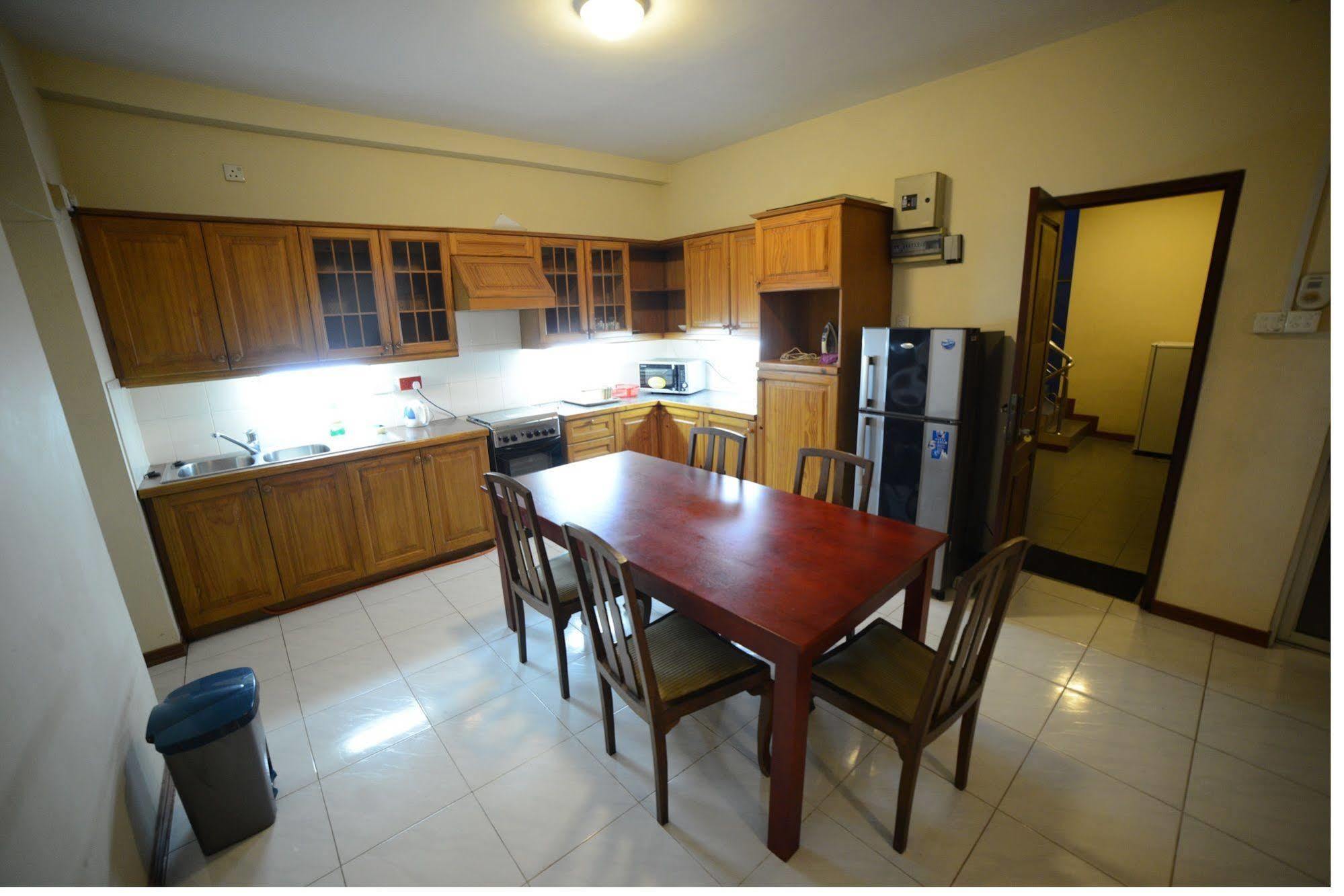 Palmyrah Residencies Hotel Коломбо Екстериор снимка